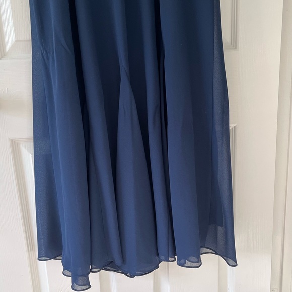 NWT Gorgeous long dress with beautiful design - Picture 7 of 8